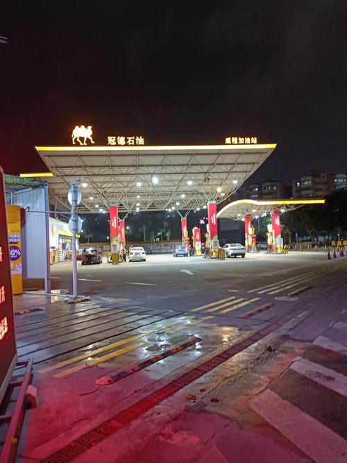 深圳宝安中心区加油站观察 冠德石油威程加油站与龙华石油对比
